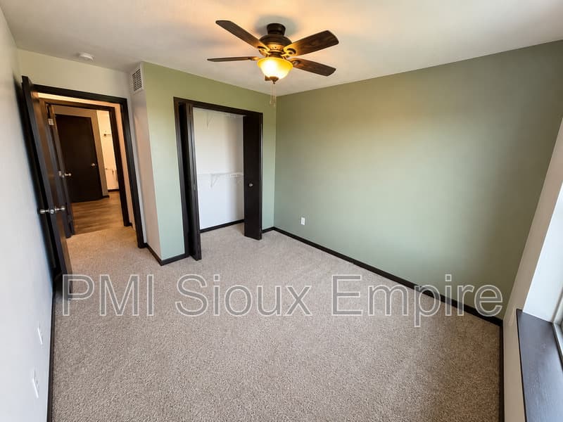 Sioux Falls Townhome: 9600 W Broek Dr