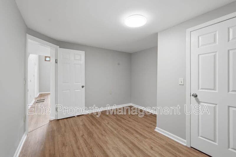 Flowery Branch House: 7134 Williams Road