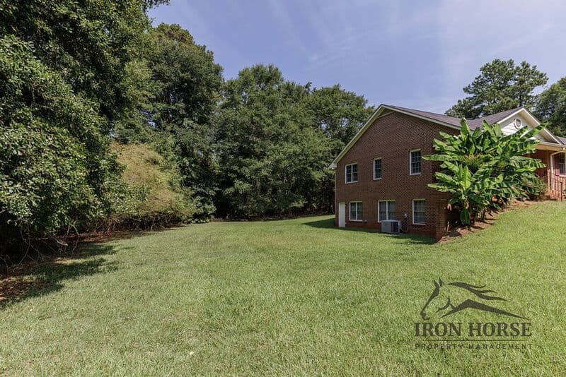Athens House: 8671 Macon Hwy