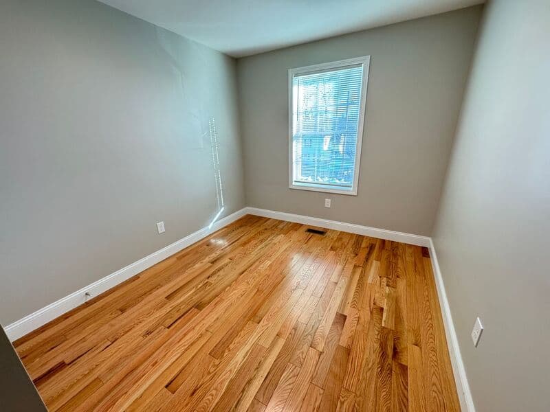 Holyoke Condo: 2 1/2 Vernon St
