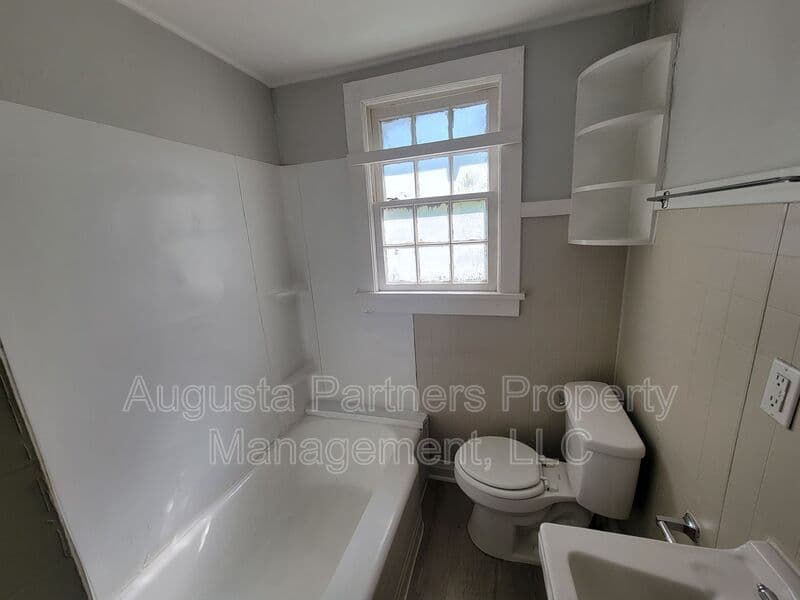 Augusta Condo: 1951 Barnes Rd
