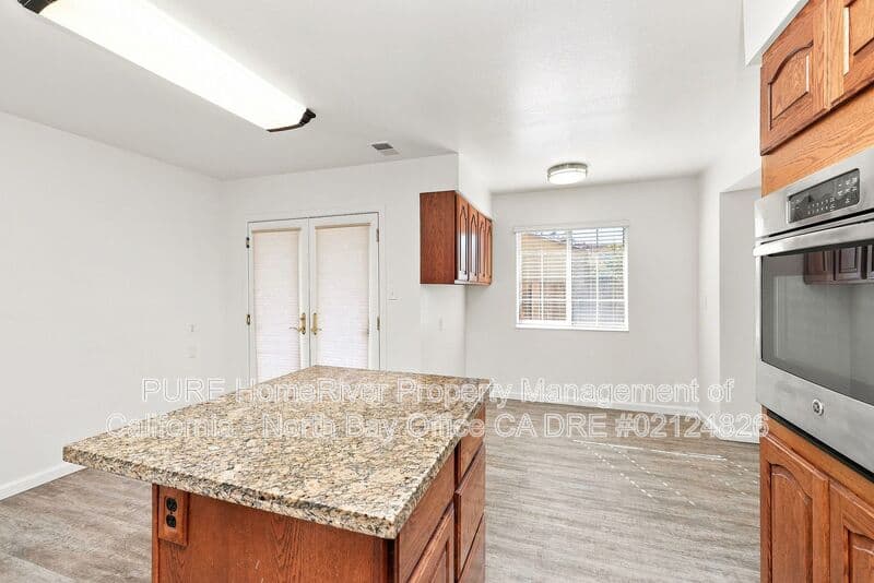 Rohnert Park House: 257 Allan Avenue