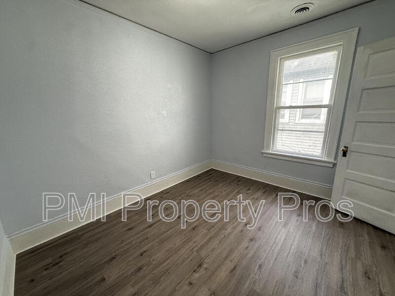 Milwaukee Condo: 1623 N 38th St