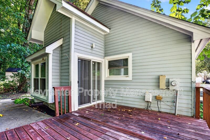 Greensboro House: 3607 McCuiston RD