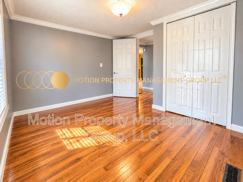 Cleveland House: 635 Ledford Rd NE
