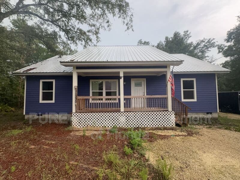 Williston House: 11330 NE 66th Lane