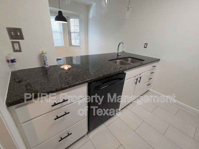 Austin Condo: 7920 Rockwood Ln