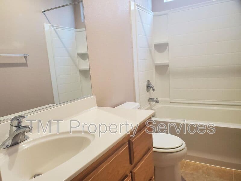 Elk Grove House: 8814 Wheelton Rd