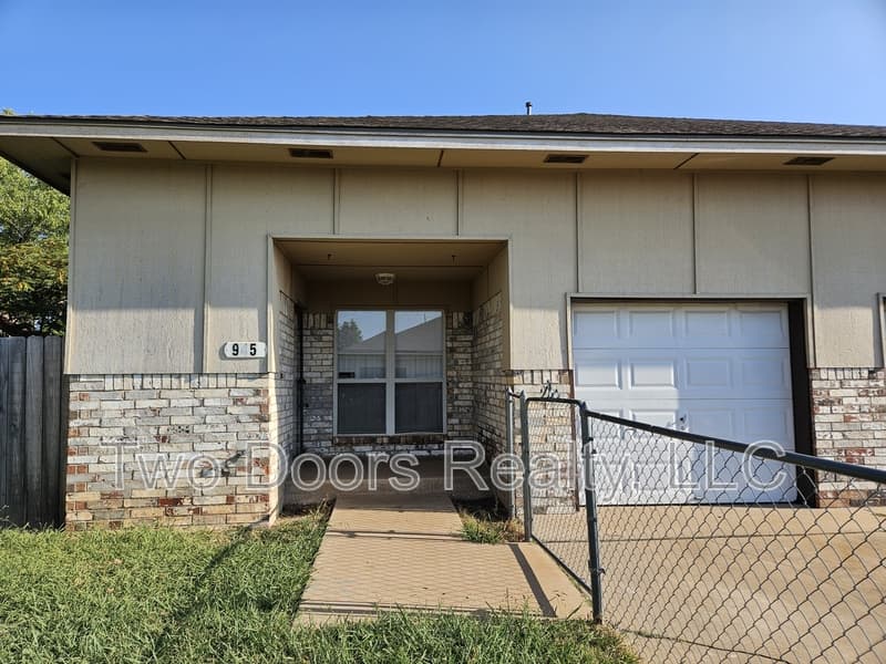 Oklahoma City House: 945 SW 98th St.