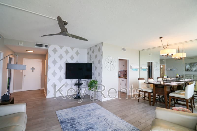 Pensacola Condo: 825 Bayshore Dr.
