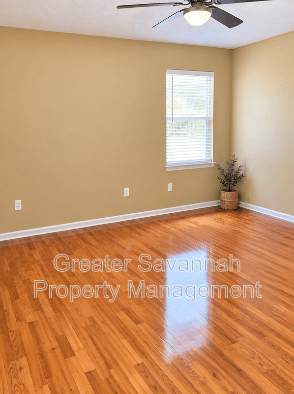 Savannah House: 902 Old Mill Road