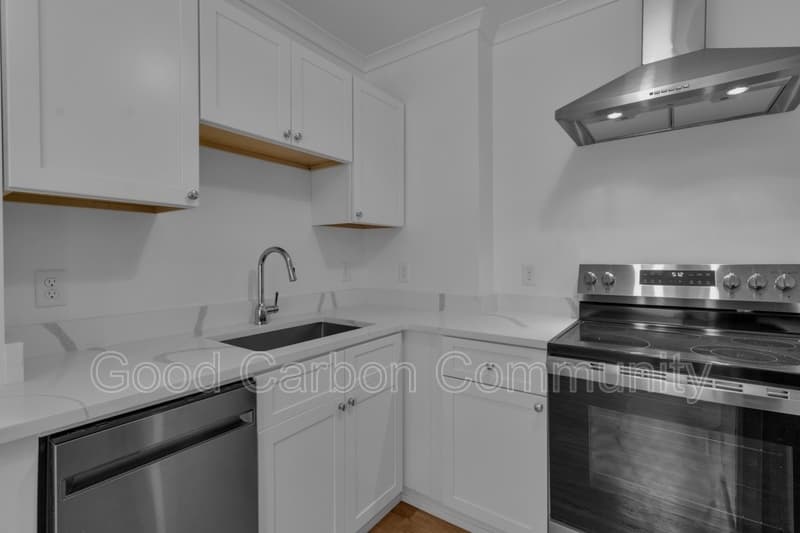 Kenmore Condo: 16-42 Chapel Rd