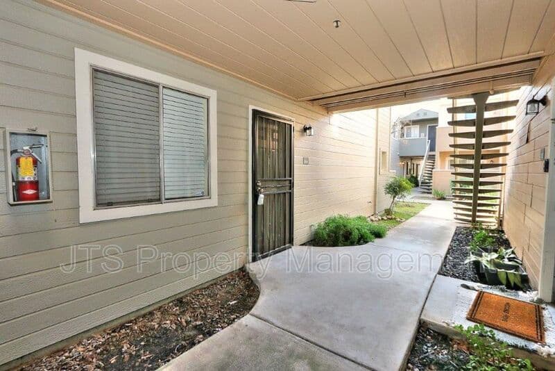 Sacramento Condo: 1019 Dornajo Way