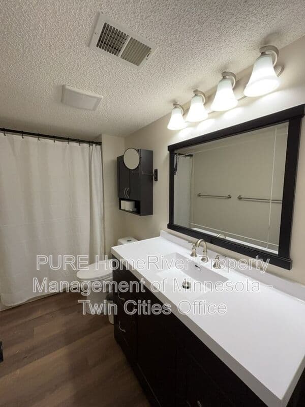 Coon Rapids House: 12394 Magnolia Cir Nw