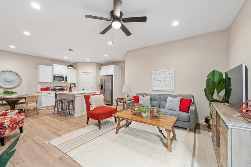 Wichita House: 2865 S Cedar Crest Ct Unit 200