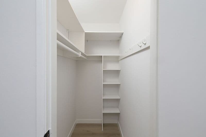 Glendale House: 346 N. Louise Street