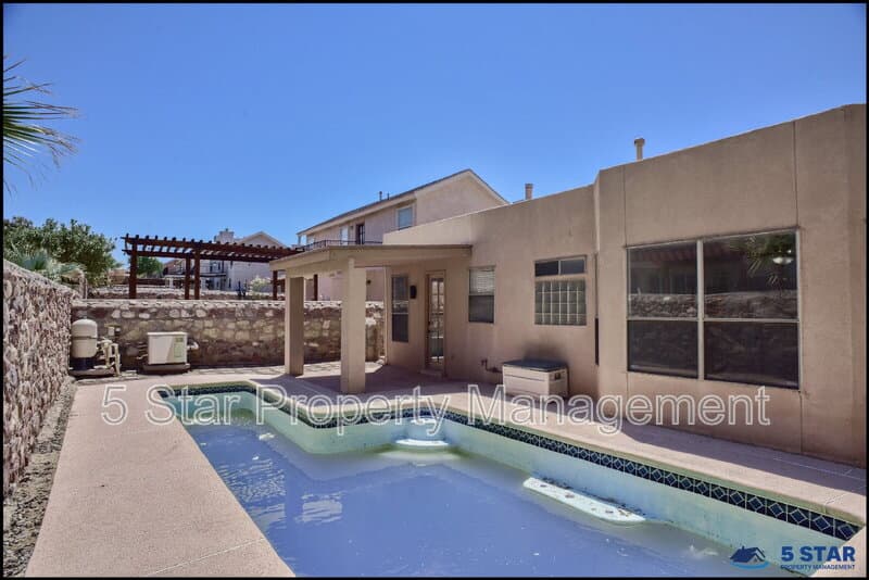 El Paso House: 7959 Morning Dawn Avenue !!