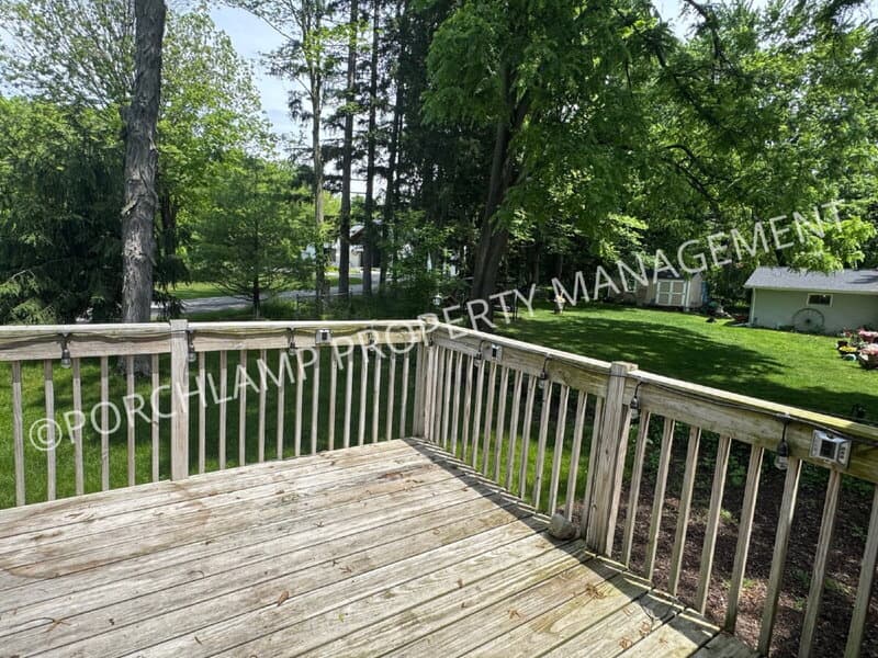 Grand Rapids House: 6235 Cascade Road Southeast