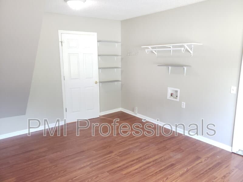 Murfreesboro House: 218 Beechwood Cir