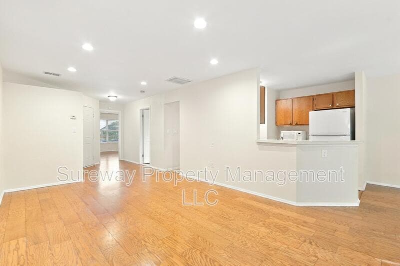 Monmouth Junction Condo: 4242 Bayberry Court
