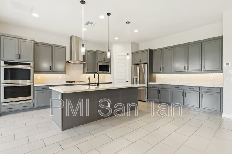 Queen Creek House: 20598 East Avenida Del Valle Court