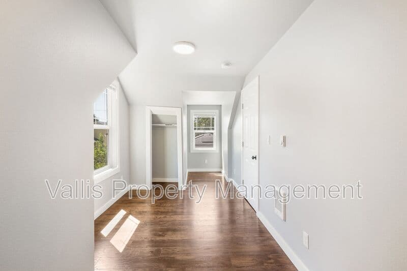 Independence House: 415 South 11th Street