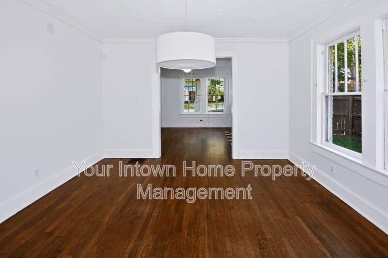 Atlanta House: 1420 Beatie Ave Sw