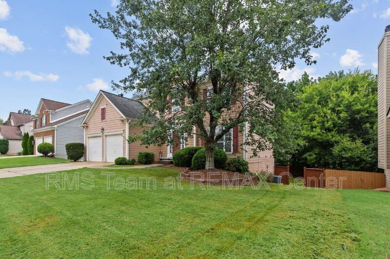 Duluth House: 2315 Hiawassee Dr