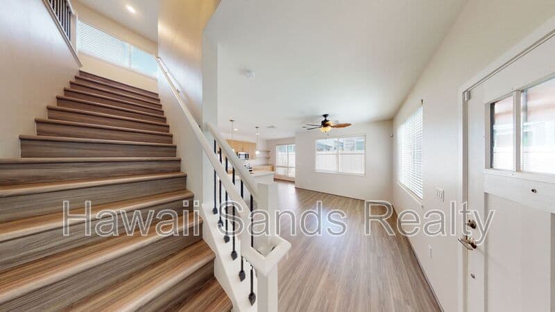 Ewa Beach House: 91-1841 Keaunui Dr.