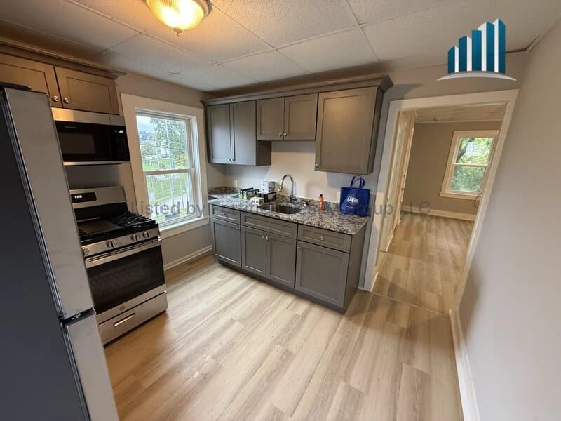 Fall River Condo: 25 Palmer St