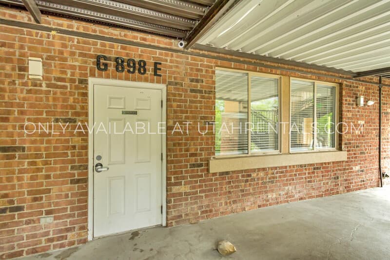 Provo House: 884 E 700 N