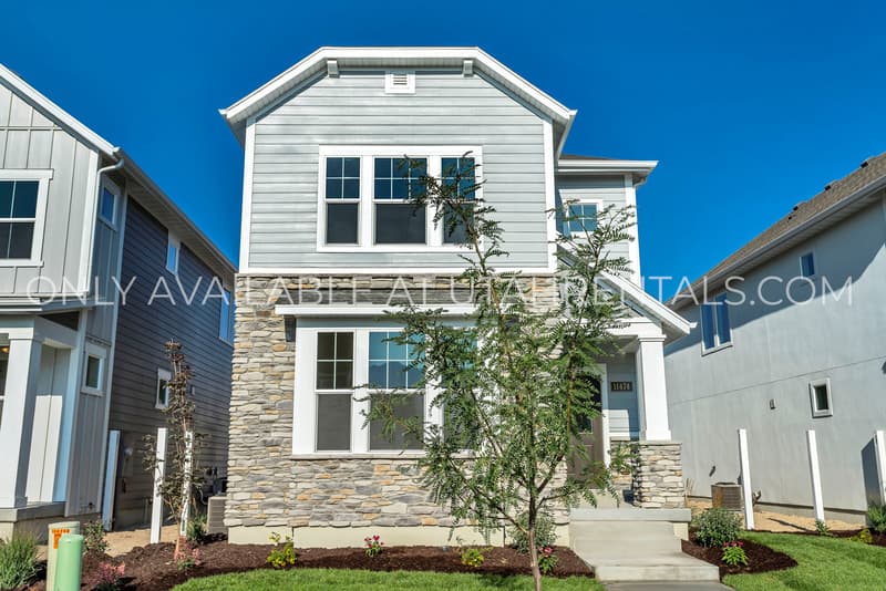 South Jordan House: 11474 S Andover Rd