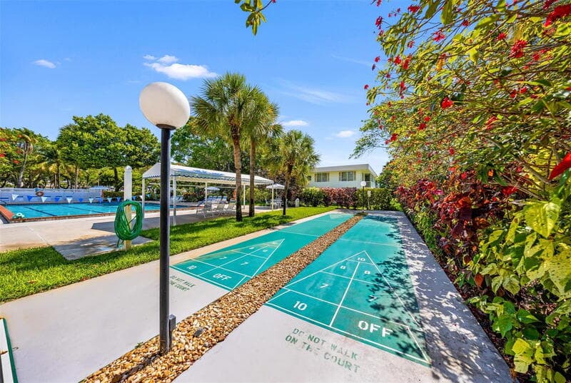 POMPANO BEACH Condo: 3641 Oaks Clubhouse Drive