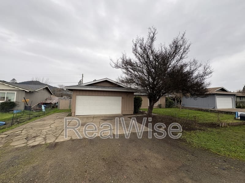 Sutherlin House: 231 Hawthorne St