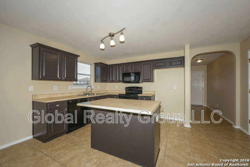 San Antonio House: 203 Cardinal Way