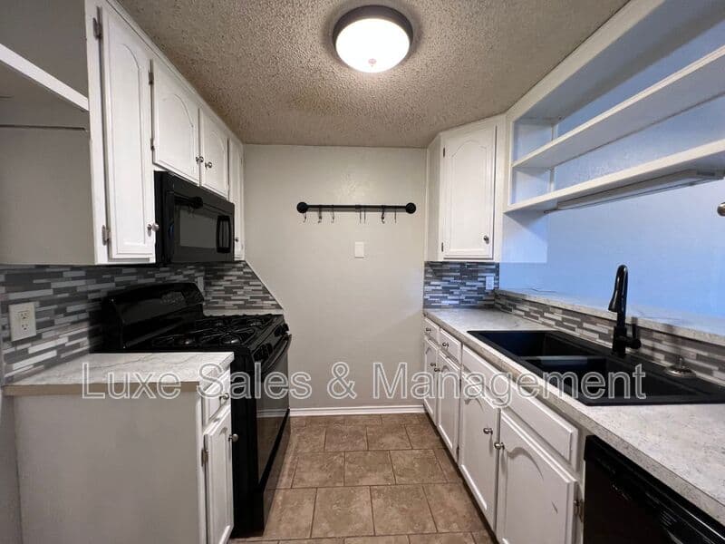 Moore House: 2137 Goodrich Drive