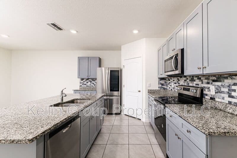 Haines City House: 972 Serchio St