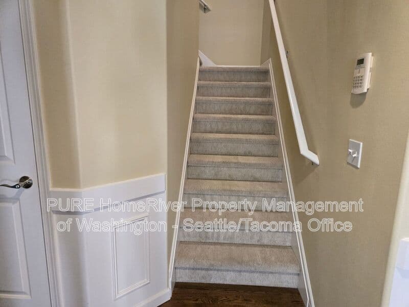 Auburn House: 5316 S 282nd Way