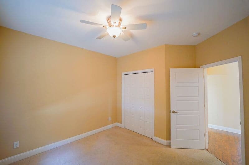 Richmond Hill House: 252 Cottonham Ct