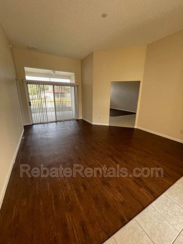 Jacksonville House: 5009 Grand Lakes Drive