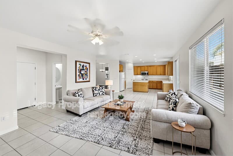 Fairfield House: 5085 Lockie Ln