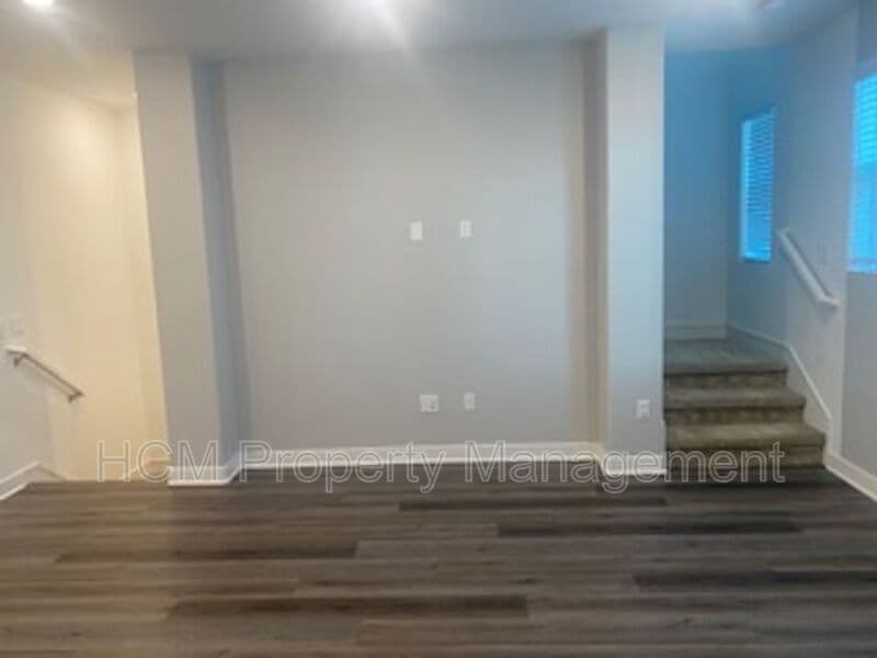 Lake Forest House: 437 Palermo