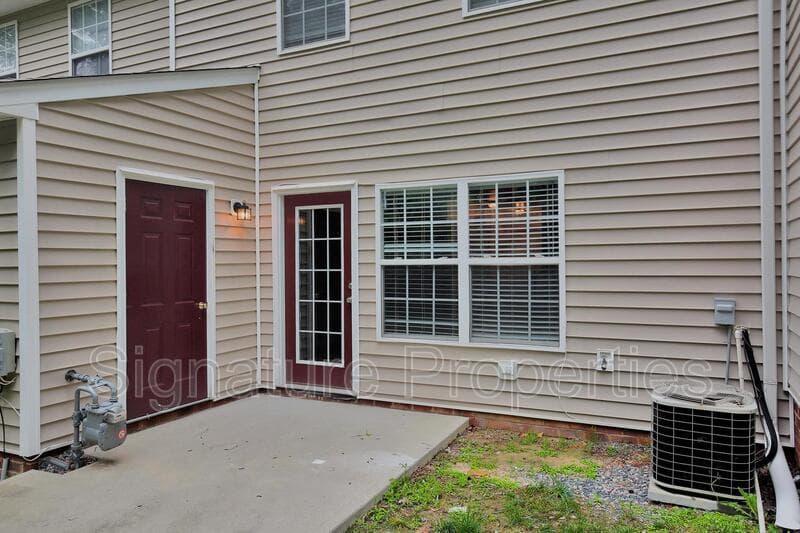 Midlothian House: 4046 Anita Ave