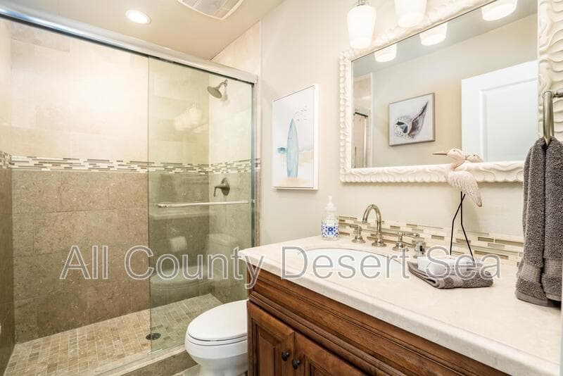 Huntington Beach House: 621 8th St