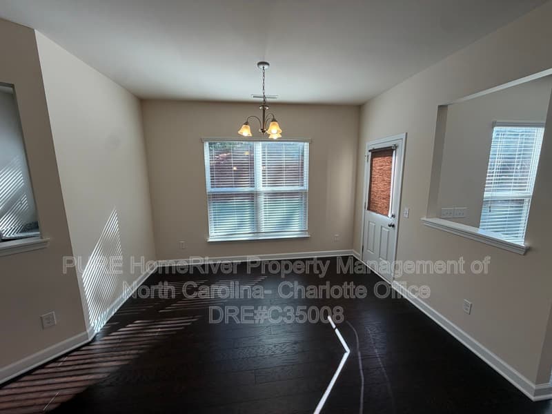 Mooresville House: 150 Farmers Folly Drive
