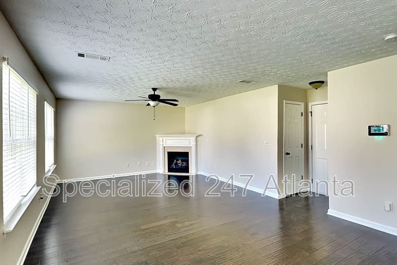 Newnan House: 34 Belmont Park Dr