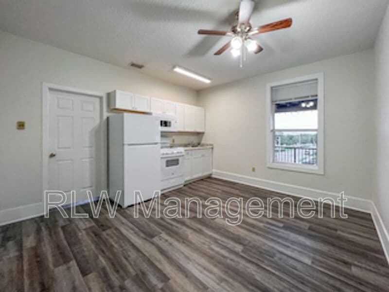 Umatilla Condo: 11 N. Central Ave.