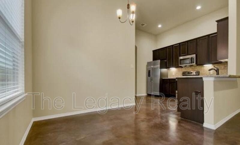 New Braunfels House: 337 Emma Dr