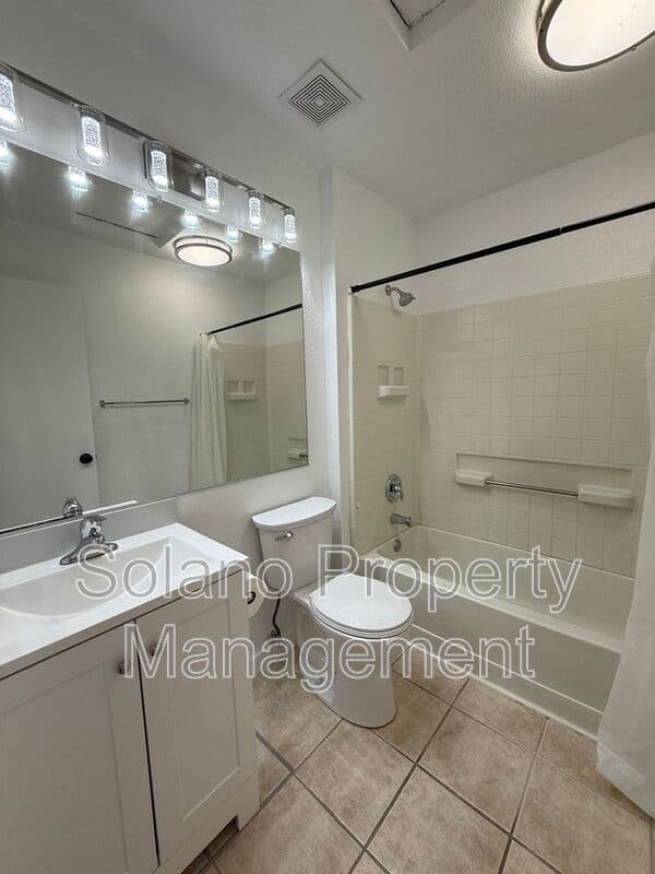 Dixon House: 1030 Windmill Dr