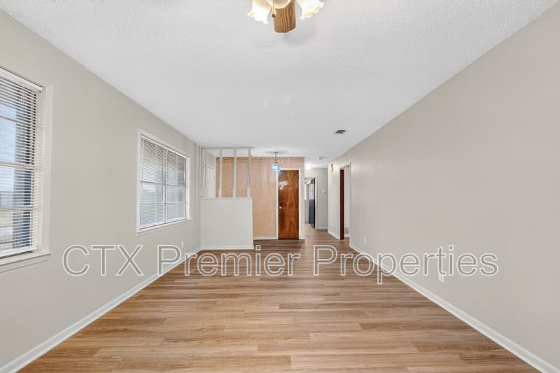 Temple House: 506 Arapaho Drive